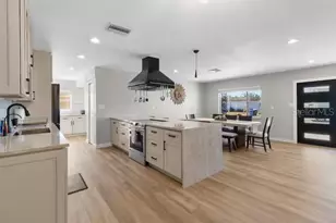 824 Seabreeze Dr, Ruskin, FL 33570 - Photo 6