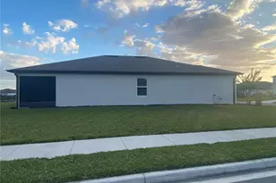 9328 Royal River Cir, Parrish, FL 34219 - Photo 2