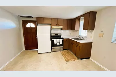 5123 17th Street, Zephyrhills, FL 33542 - Photo 2