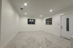 6910 Dalkeith Ave N, Saint Petersburg, FL 33709 - Photo 18