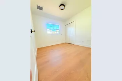 6910 Dalkeith Avenue N, Saint Petersburg, FL 33709 - Photo 24