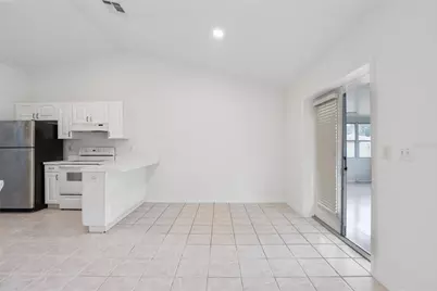 6917 Oakcrest Way, Zephyrhills, FL 33542 - Photo 12