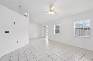 6917 Oak Crest Way, Zephyrhills, FL 33542 - Photo 8