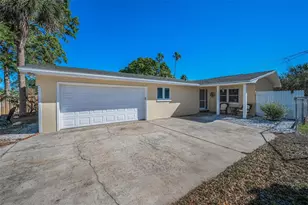 2053 Jefferson Ave, Dunedin, FL 34698 - Photo 2