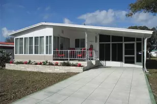 4611 Orange Blossom Dr, Zephyrhills, FL 33542 - Photo 2