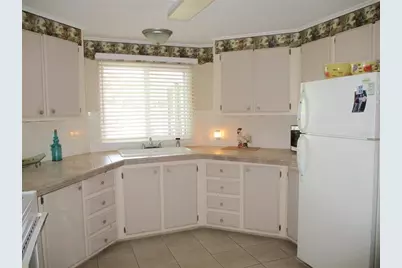 4611 Orange Blossom Drive, Zephyrhills, FL 33542 - Photo 10