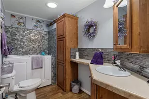 37533 Gill Ave, Zephyrhills, FL 33541 - Photo 24