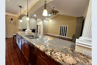 8133 Misty Oaks Boulevard, Sarasota, FL 34243 - Photo 2