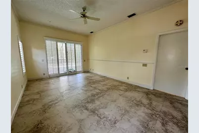 8133 Misty Oaks Boulevard, Sarasota, FL 34243 - Photo 14