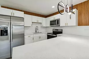 7910 W Powhatan Ave, Tampa, FL 33615 - Photo 22