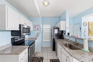 12245 Armenia Gables Cir, Tampa, FL 33612 - Photo 16