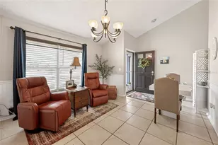 3242 Laurel Dale Dr, Tampa, FL 33618 - Photo 6