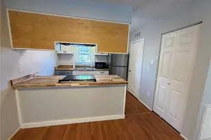 1140 83rd Ave N, Saint Petersburg, FL 33702 - Photo 8