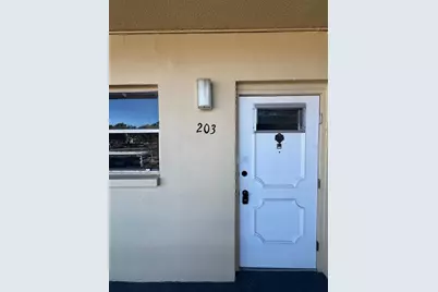 5750 80th Street N #B203, Saint Petersburg, FL 33709 - Photo 2