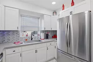 5718 18th Ave N, Saint Petersburg, FL 33710 - Photo 16