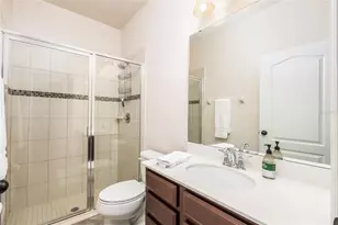 11530 Lake Lucaya Dr, Riverview, FL 33579 - Photo 32