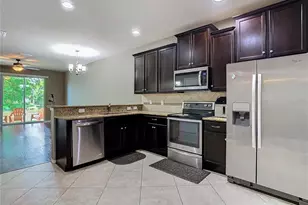 4907 White Sanderling Ct, Tampa, FL 33619 - Photo 2