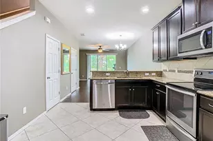 4907 White Sanderling Ct, Tampa, FL 33619 - Photo 4