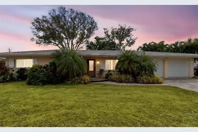 2268 Indian Avenue N, Belleair Bluffs, FL 33770 - Photo 2