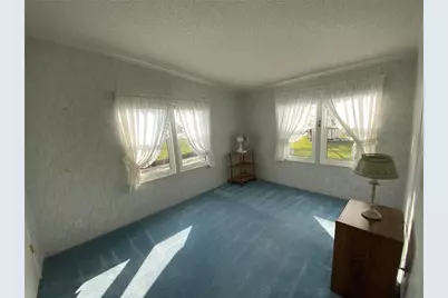 36722 Strand Dr, Zephyrhills, FL 33542 - Photo 32