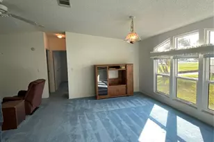 36722 Strand Dr, Zephyrhills, FL 33542 - Photo 10