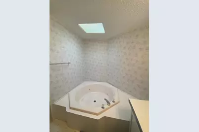 36722 Strand Dr, Zephyrhills, FL 33542 - Photo 22