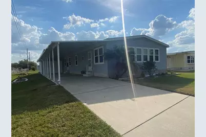 36722 Strand Dr, Zephyrhills, FL 33542 - Photo 2