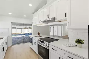 9435 117th St, Seminole, FL 33772 - Photo 8