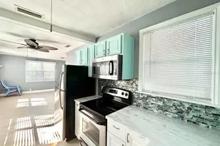 2720 Edwards Ave S, Saint Petersburg, FL 33705 - Photo 8