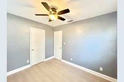 2720 Edwards Avenue S, Saint Petersburg, FL 33705 - Photo 12