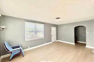 2720 Edwards Ave S, Saint Petersburg, FL 33705 - Photo 6