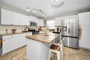 8904 Beeler Dr, Tampa, FL 33626 - Photo 12