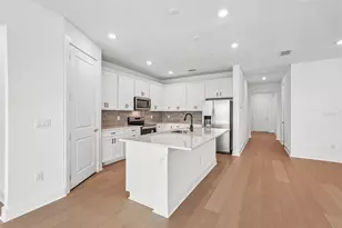 9927 Johnson Oaks Gln, Parrish, FL 34219 - Photo 4