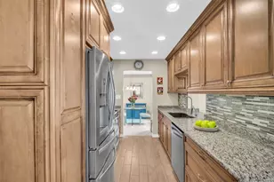 102 Stafford Dr, Palm Harbor, FL 34684 - Photo 12