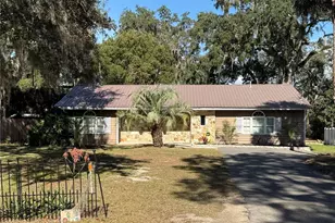 1762 SE 164th Cir, Ocklawaha, FL 32179 - Photo 1