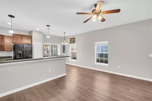 1943 Greenwood Valley Dr, Plant City, FL 33563 - Photo 6