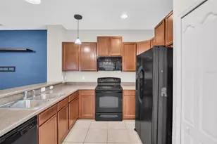 1943 Greenwood Valley Dr, Plant City, FL 33563 - Photo 8