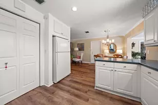 2233 Sunset Cir, Largo, FL 33774 - Photo 16