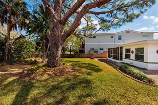 349 89th Ave NE, Saint Petersburg, FL 33702 - Photo 22