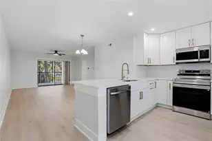 2682 Sabal Springs Cir, Clearwater, FL 33761 - Photo 4