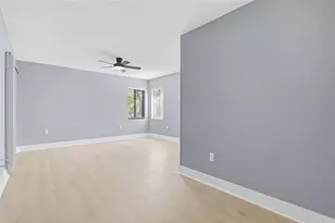 2682 Sabal Springs Cir, Clearwater, FL 33761 - Photo 18