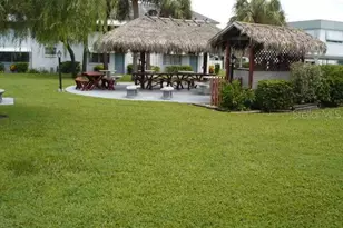 5347 81st Ln, Saint Petersburg, FL 33709 - Photo 20