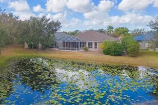 7051 Derwent Glen Cir, Land O Lakes, FL 34637 - Photo 4