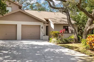 1880 Whispering Way, Tarpon Springs, FL 34689 - Photo 2