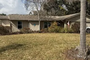 408 Lakeview Dr, Oldsmar, FL 34677 - Photo 1