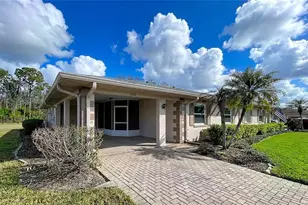 2102 Hembury Pl SE, Sun City Center, FL 33573 - Photo 2