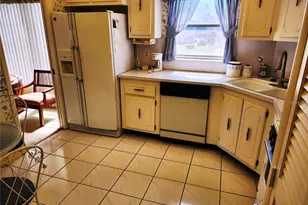 205 Dogwood Cir, Seminole, FL 33777 - Photo 8