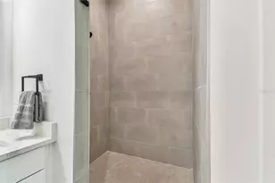 3840 Pompano Dr SE, Saint Petersburg, FL 33705 - Photo 60