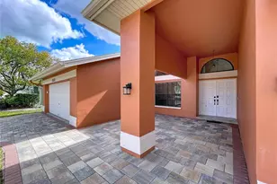 8601 Chadwick Dr, Tampa, FL 33635 - Photo 4