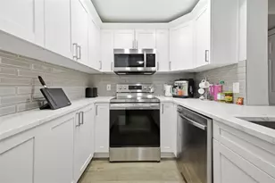 4141 Bayshore Blvd, Tampa, FL 33611 - Photo 6